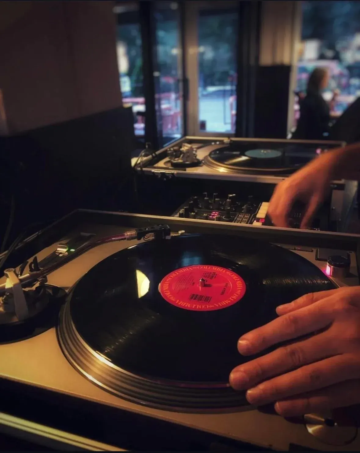 DJ ja vinyyli-ilta Cielossa